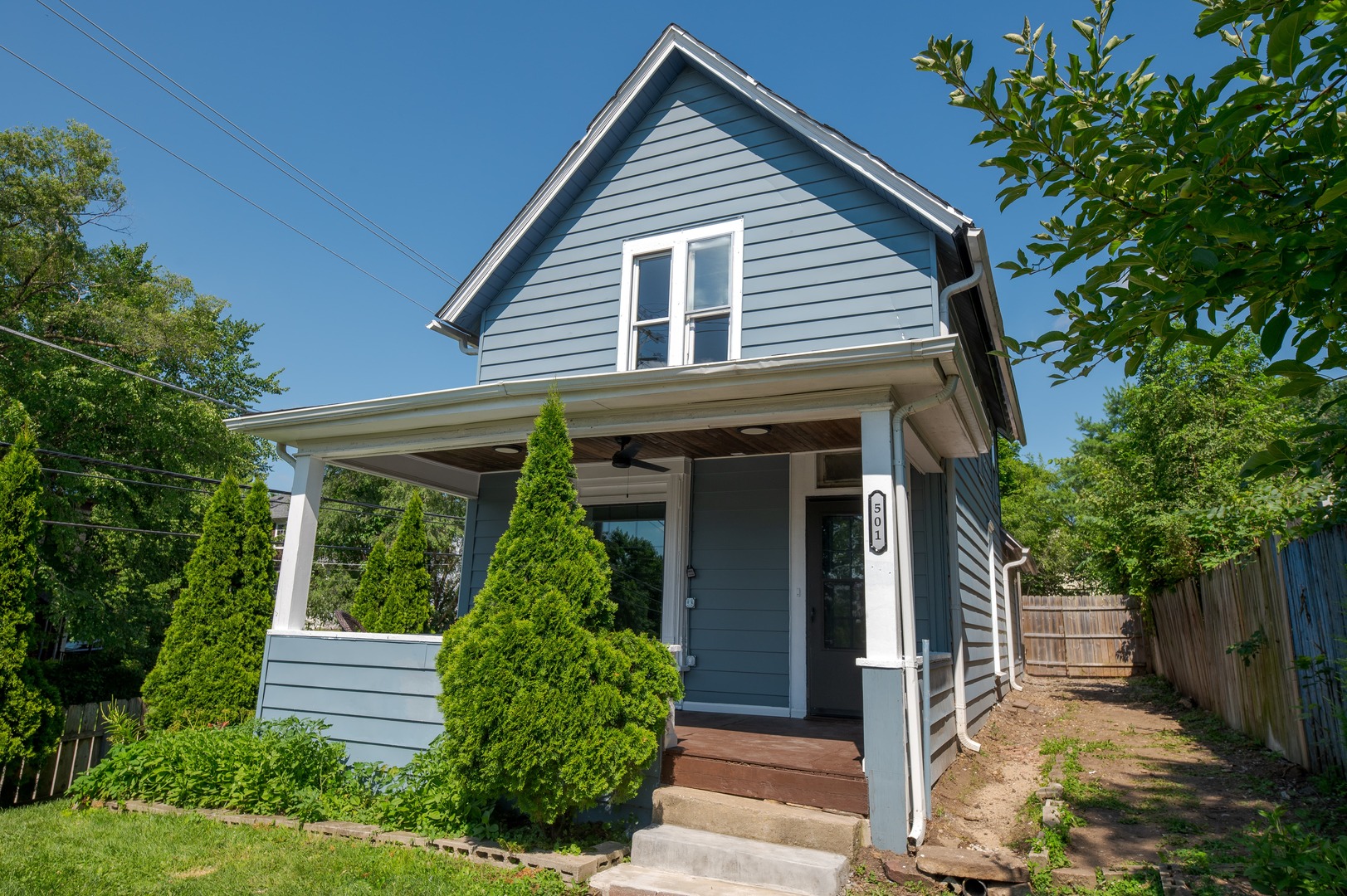 501 Raymond Street Elgin, IL 60120 - Photo 1 of 17