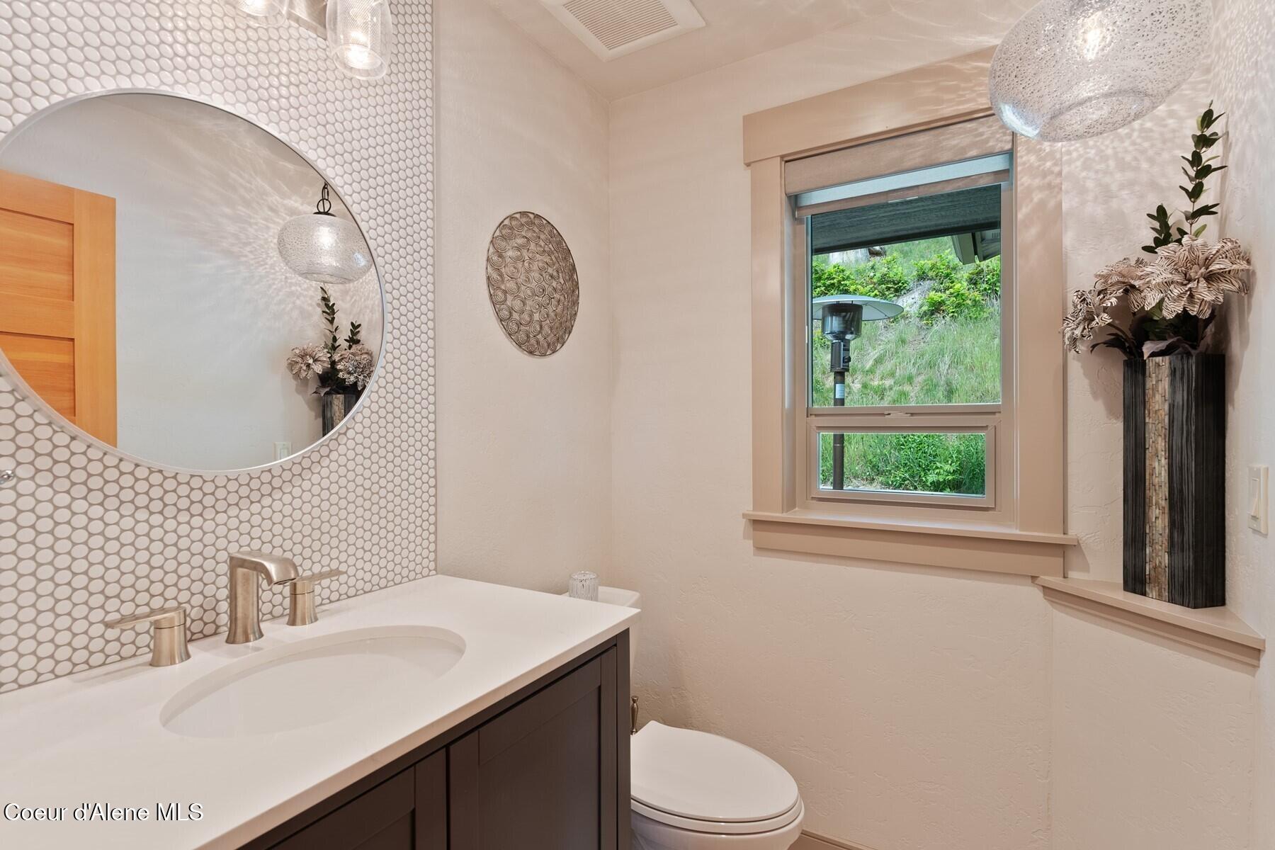 2406 South Silver Beach Road Coeur D'Alene, ID 83814 - Photo 27 of 43 Main Floor Half Bathroom