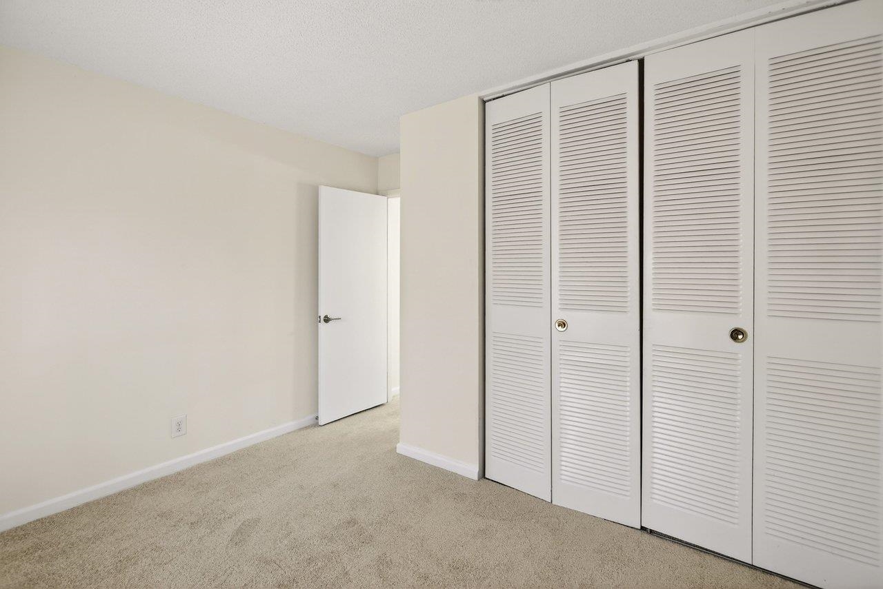 2527 Hydraulic Road, Unit 26 Charlottesville, VA 22901 - Photo 25 of 56