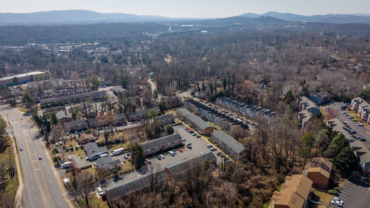 2527 Hydraulic Road, Unit 26 Charlottesville, VA 22901 - Photo 36 of 56 a view of a city
