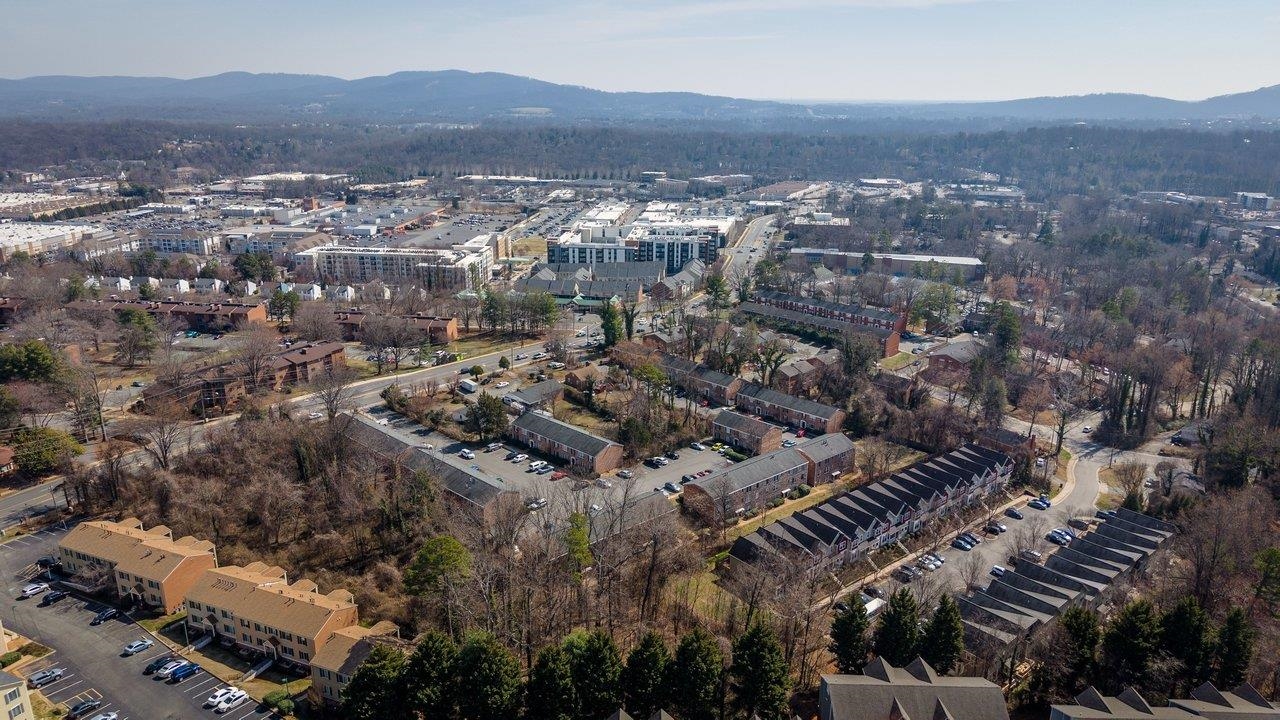 2527 Hydraulic Road, Unit 26 Charlottesville, VA 22901 - Photo 39 of 56