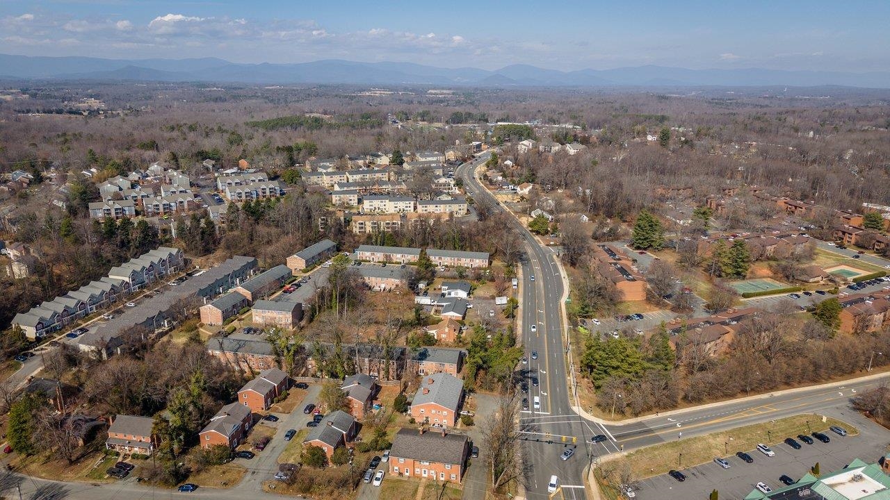 2527 Hydraulic Road, Unit 26 Charlottesville, VA 22901 - Photo 45 of 56