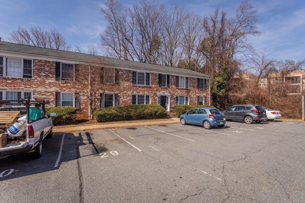 2527 Hydraulic Road, Unit 26 Charlottesville, VA 22901 - Photo 47 of 56 a view of a street with cars