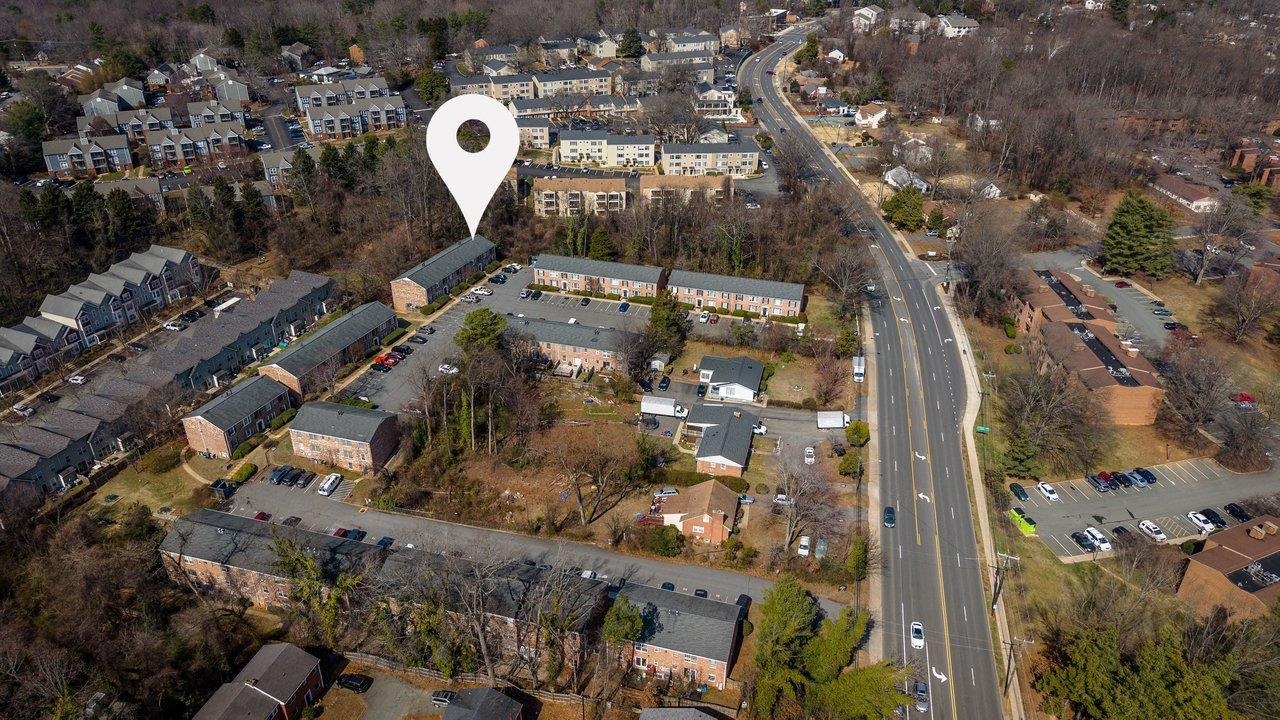 2527 Hydraulic Road, Unit 26 Charlottesville, VA 22901 - Photo 55 of 56 a picture of a city