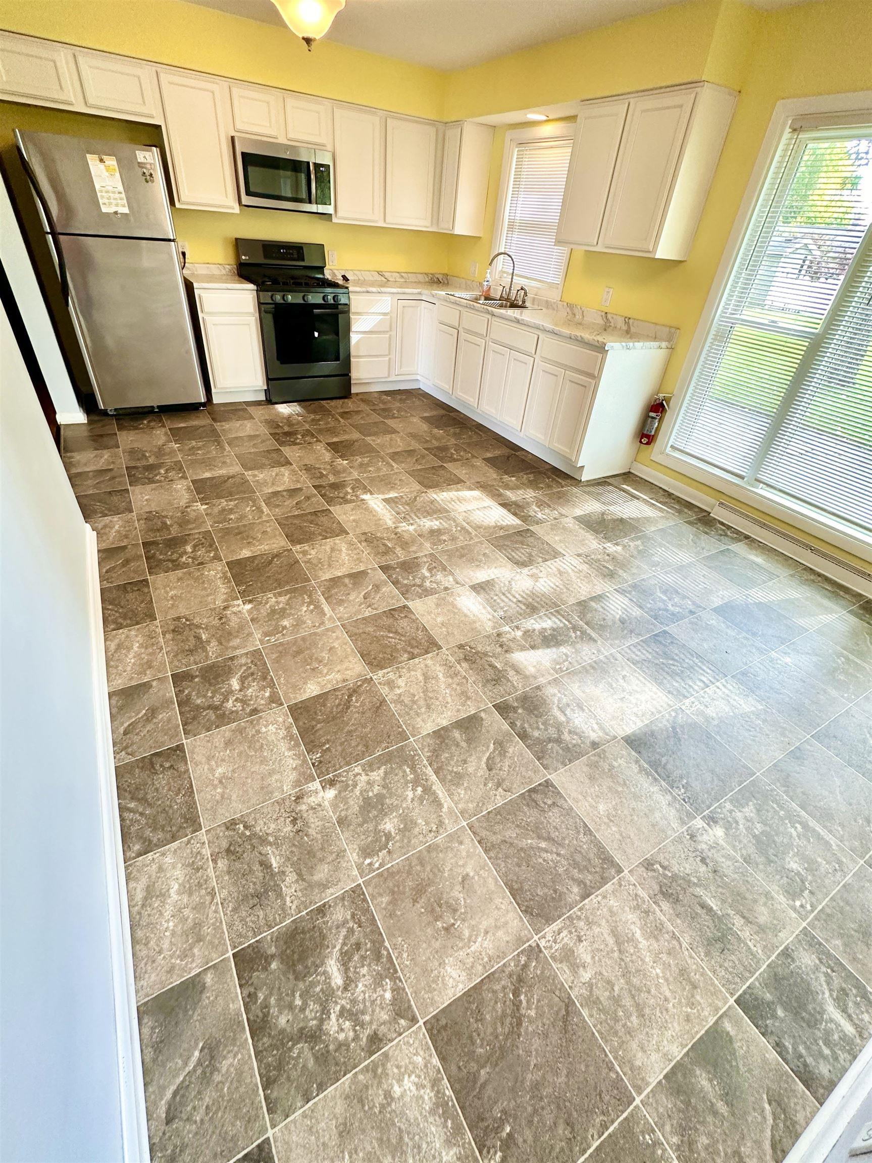 1063 Parkview Drive Decatur, IN 46733 - Photo 4 of 10
