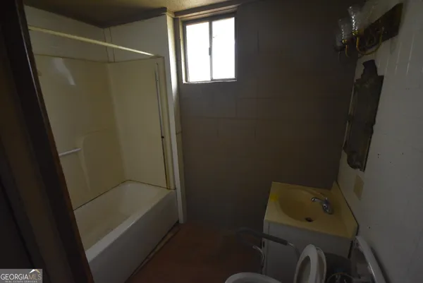 $70,000 | 690 Ledford Avenue Southeast, Dalton, GA 30721