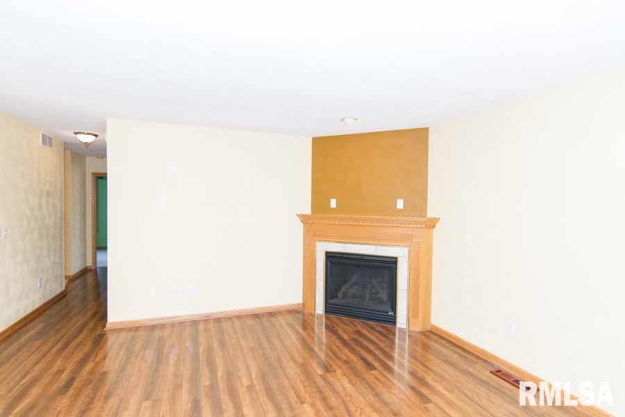 127 Easy Street Washington, IL 61571 - Photo 11 of 36 Gallery Image 11