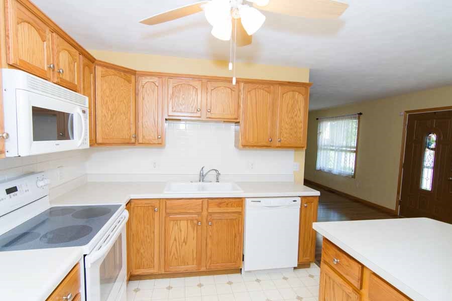 127 Easy Street Washington, IL 61571 - Photo 17 of 36 Gallery Image 17