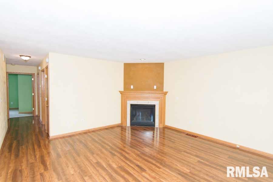 127 Easy Street Washington, IL 61571 - Photo 5 of 36 Gallery Image 5
