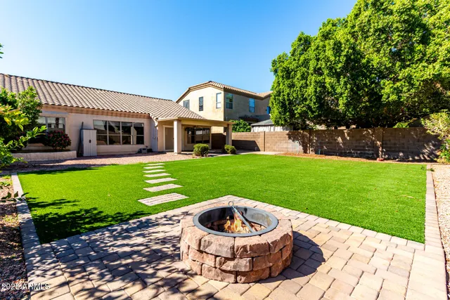 $2,500 | 6410 West Buckskin Trail, Phoenix, AZ 85083