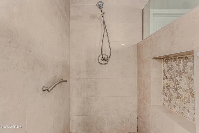 $2,500 | 6410 West Buckskin Trail, Phoenix, AZ 85083