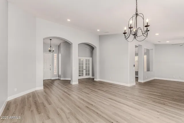 $2,500 | 6410 West Buckskin Trail, Phoenix, AZ 85083