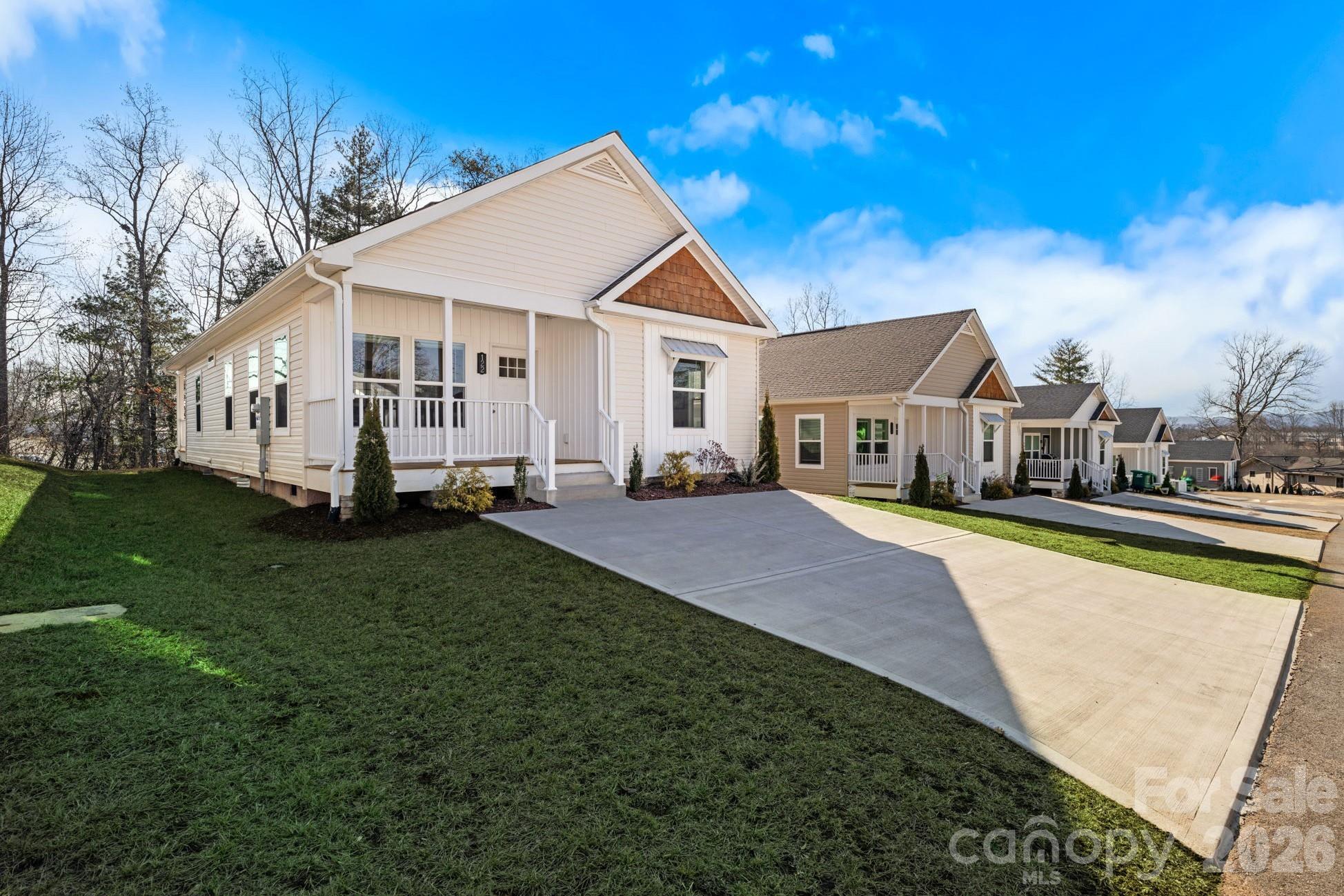 122 Bellamy Road Asheville, NC 28806 - Photo 2 of 34