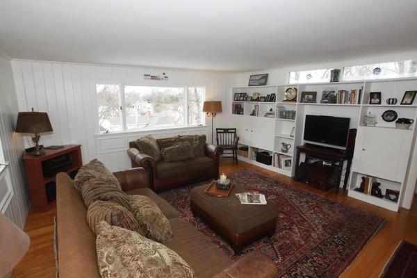 26 Wyman Road Marblehead, MA 01945 - Photo 5 of 28 Gallery Image 5
