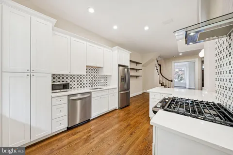 $4,500 | 1842 North Capitol Street Northwest, Washington, DC 20002