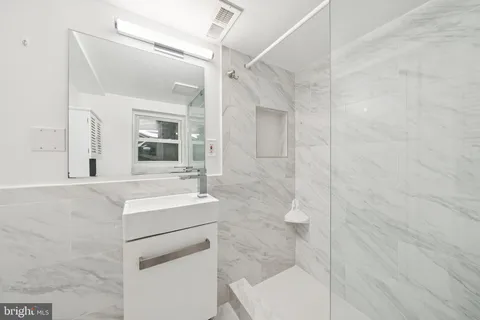 $4,500 | 1842 North Capitol Street Northwest, Washington, DC 20002