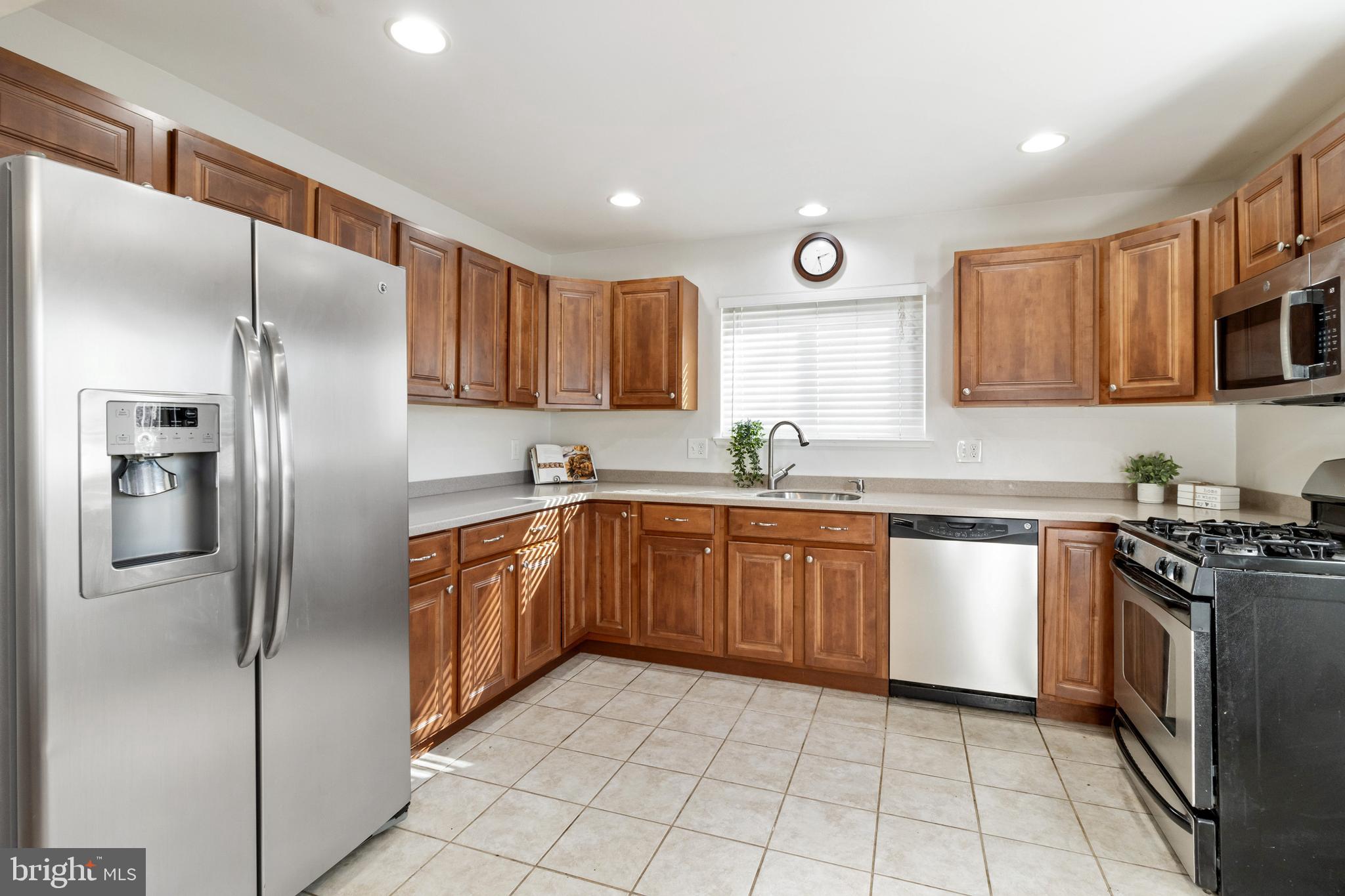 1524 Adamsview Road Catonsville, MD 21228 - Photo 13 of 50 Kitchen completly updated,