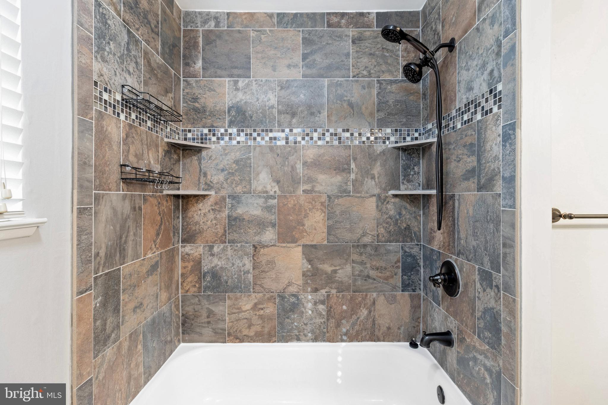 1524 Adamsview Road Catonsville, MD 21228 - Photo 21 of 50 Beautiful tub surround