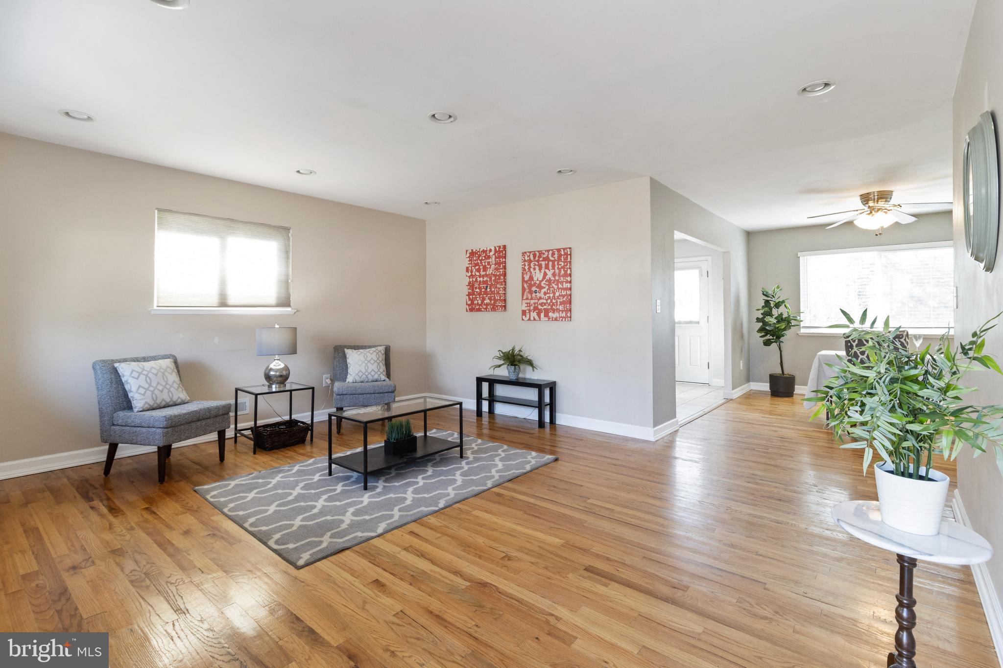 1524 Adamsview Road Catonsville, MD 21228 - Photo 5 of 50 Gleaming hardwood floors
