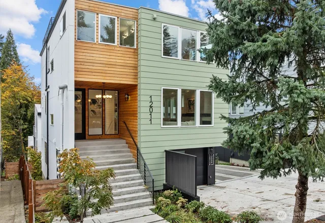 a view of a entryway of the house