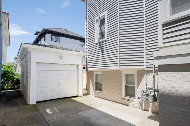 $1,395,000 | 12 South Vassar Square, Ventnor City, NJ 08406