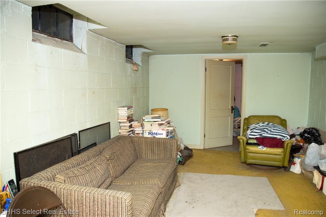 14247 Stahelin Road Detroit, MI 48223 - Photo 27 of 31 IMG_8641.jpg