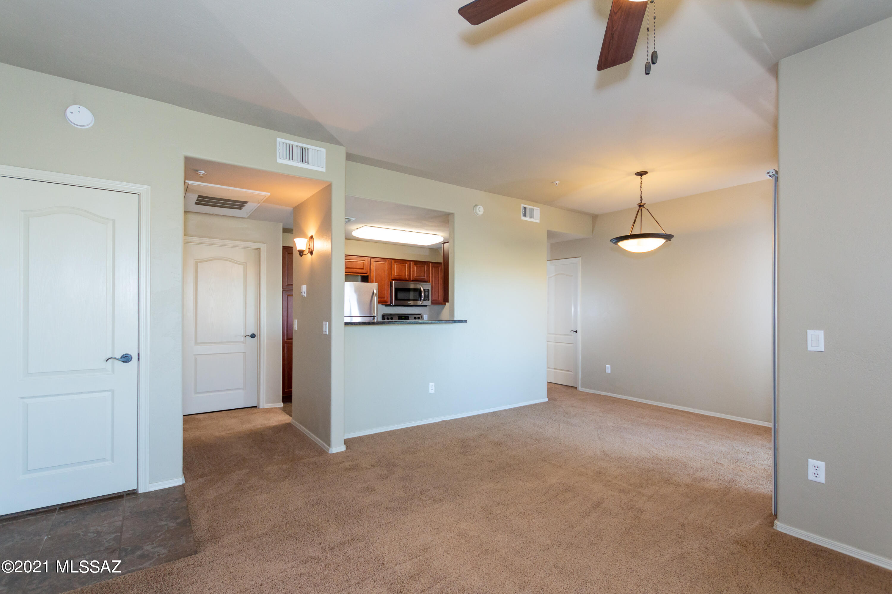 2550 East River Road, Unit 13305 Tucson, AZ 85718 - Photo 4 of 30