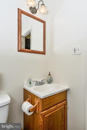 6306 Thomas Drive Springfield, VA 22150 - Photo 8 of 24 Bath
