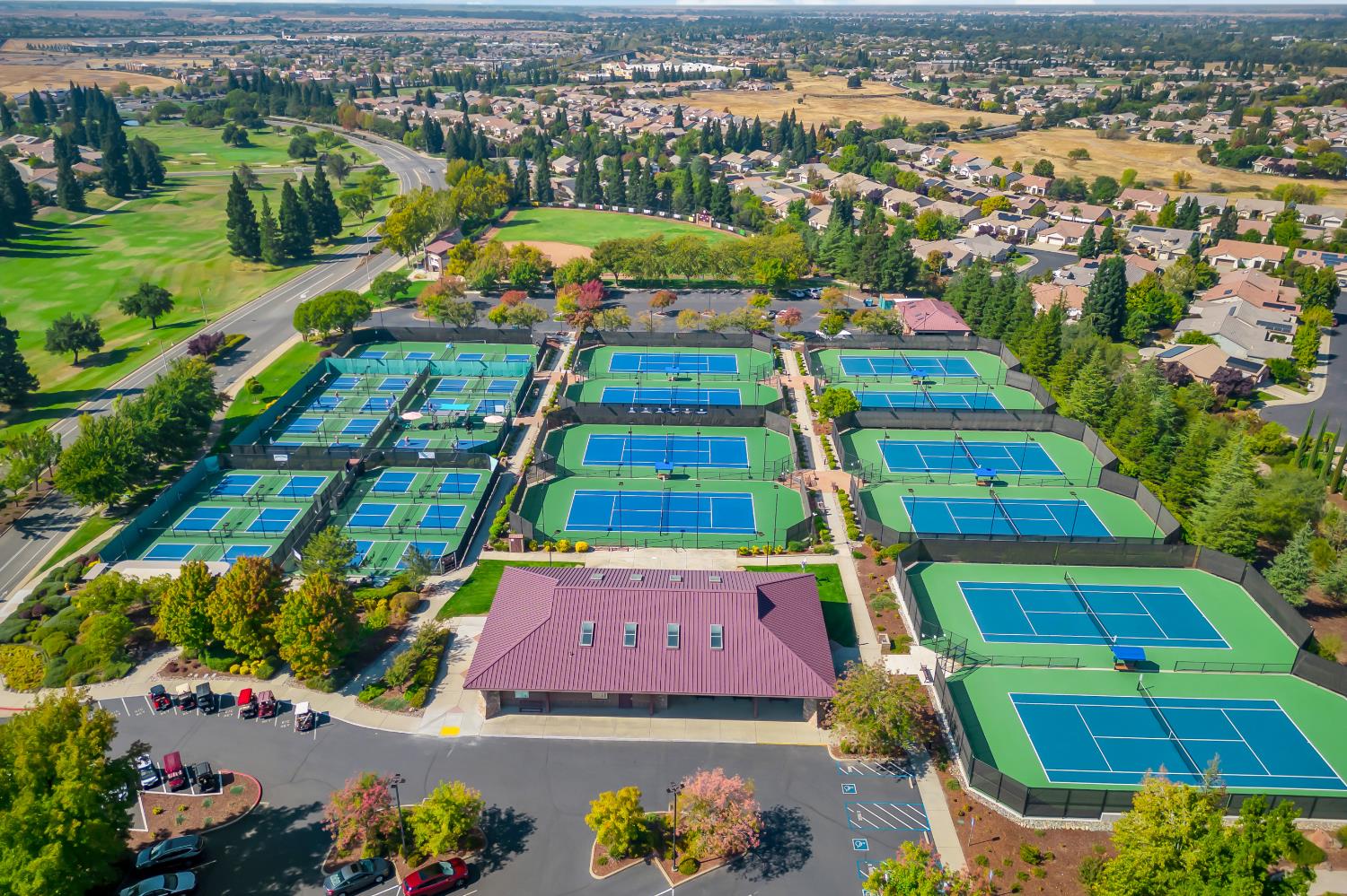 2272 Winding Way Lincoln, CA 95648 - Photo 40 of 46 an aerial view of multiple houses with yard