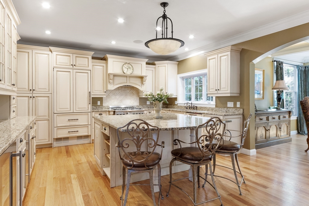 150 Prospect Street Shrewsbury, MA 01545 - Photo 3 of 37