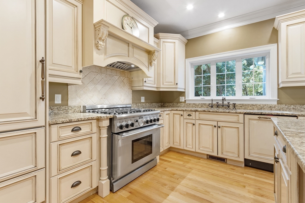 150 Prospect Street Shrewsbury, MA 01545 - Photo 5 of 37