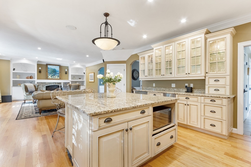 150 Prospect Street Shrewsbury, MA 01545 - Photo 6 of 37