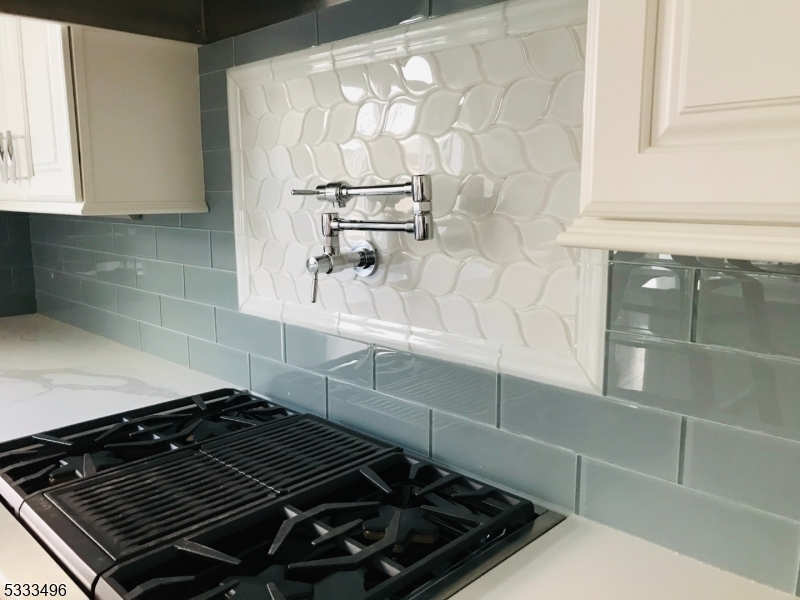 1831 Washington Valley Road Bridgewater, NJ 08836 - Photo 16 of 43 a close up of a stove