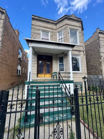 $299,900 | 5246 West Congress Parkway, Chicago, IL 60644