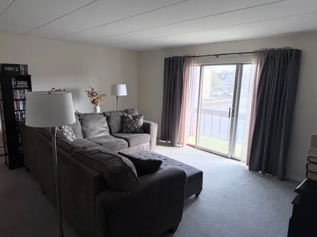 $149,900 | 11000 Keating Avenue, Unit 2D, Oak Lawn, IL 60453