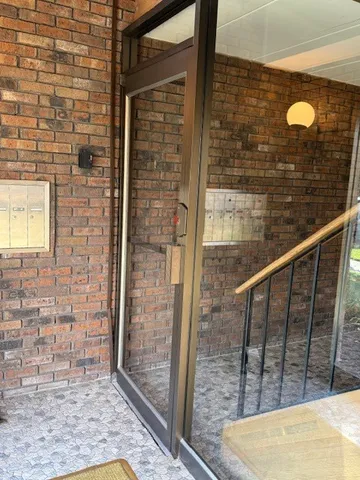 $149,900 | 11000 Keating Avenue, Unit 2D, Oak Lawn, IL 60453