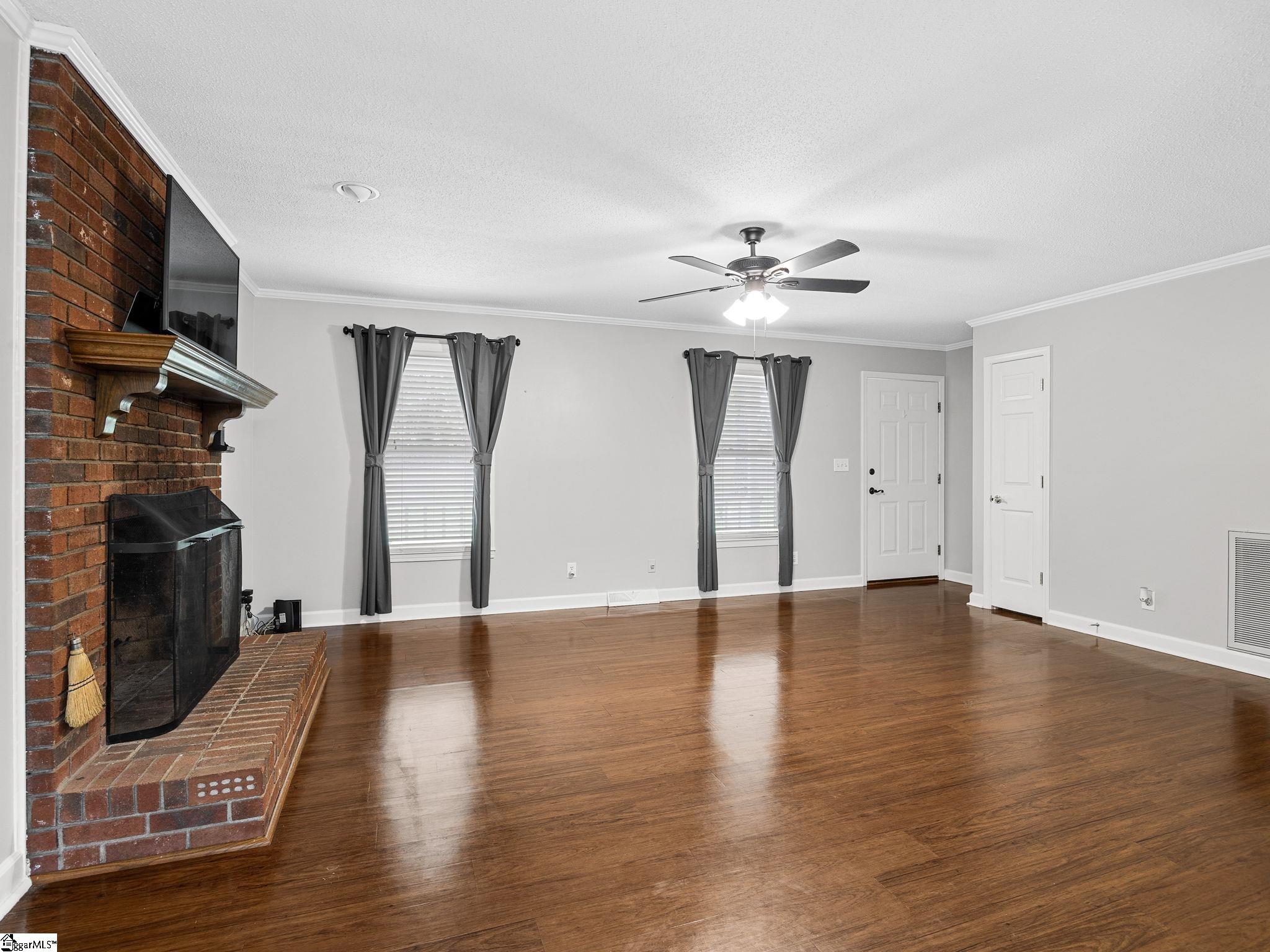 131 Cooper Drive Greer, SC 29651 - Photo 7 of 34