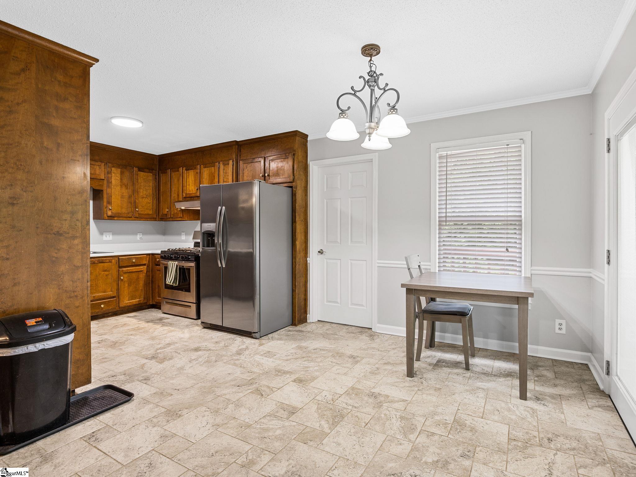 131 Cooper Drive Greer, SC 29651 - Photo 8 of 34