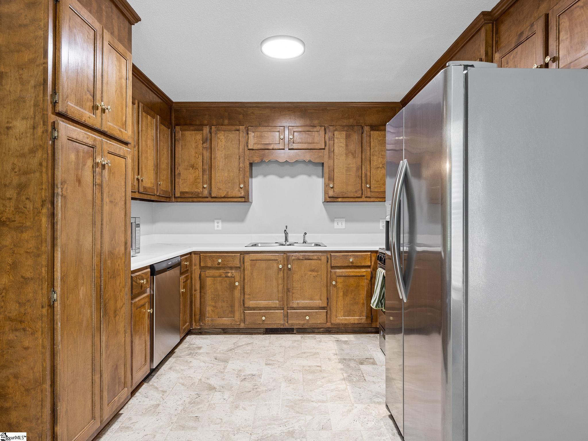 131 Cooper Drive Greer, SC 29651 - Photo 9 of 34