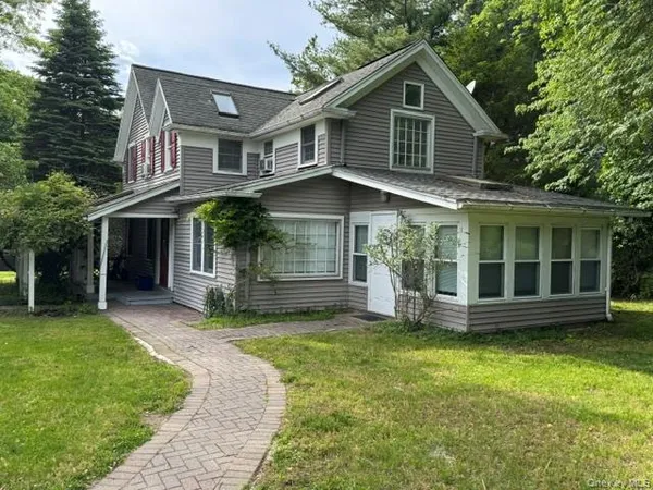 $699,000 | 74 South Airmont Road, Suffern, NY 10901