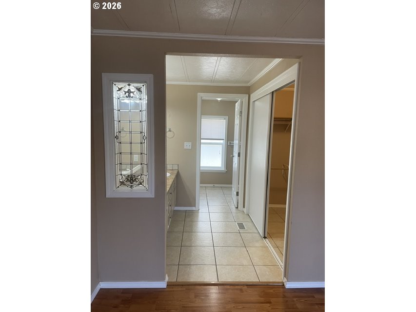 5660 Daisy Street, Unit 31 Springfield, OR 97478 - Photo 27 of 44 a view of a hallway