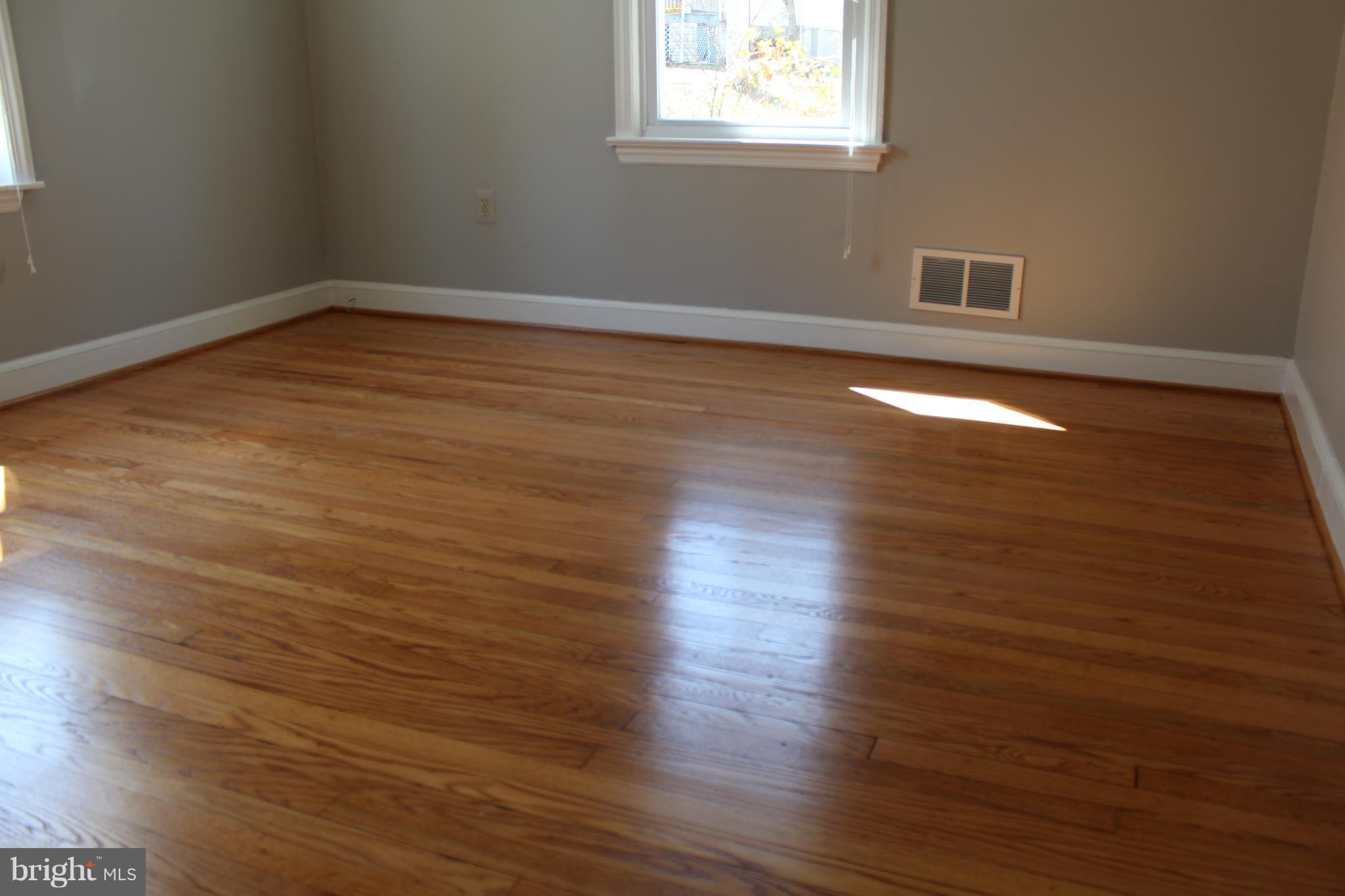 208 Charles Road Linthicum Heights, MD 21090 - Photo 3 of 21 Living Room