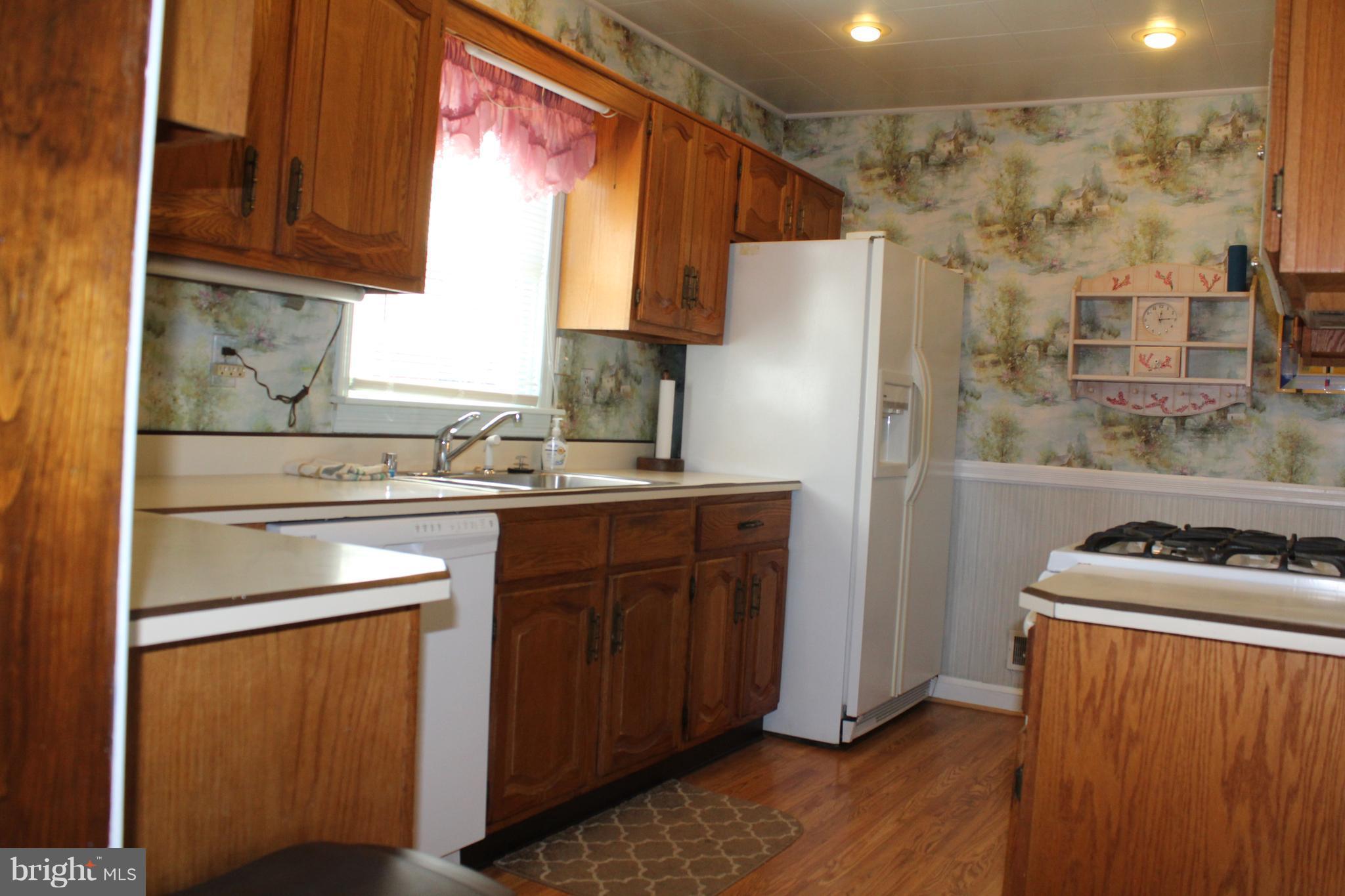 208 Charles Road Linthicum Heights, MD 21090 - Photo 4 of 21 Kitchen