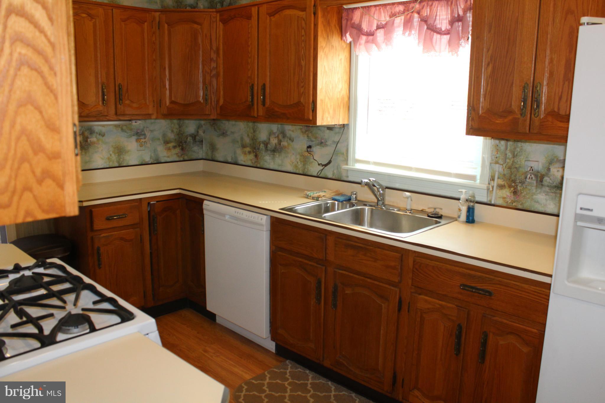 208 Charles Road Linthicum Heights, MD 21090 - Photo 5 of 21 Kitchen