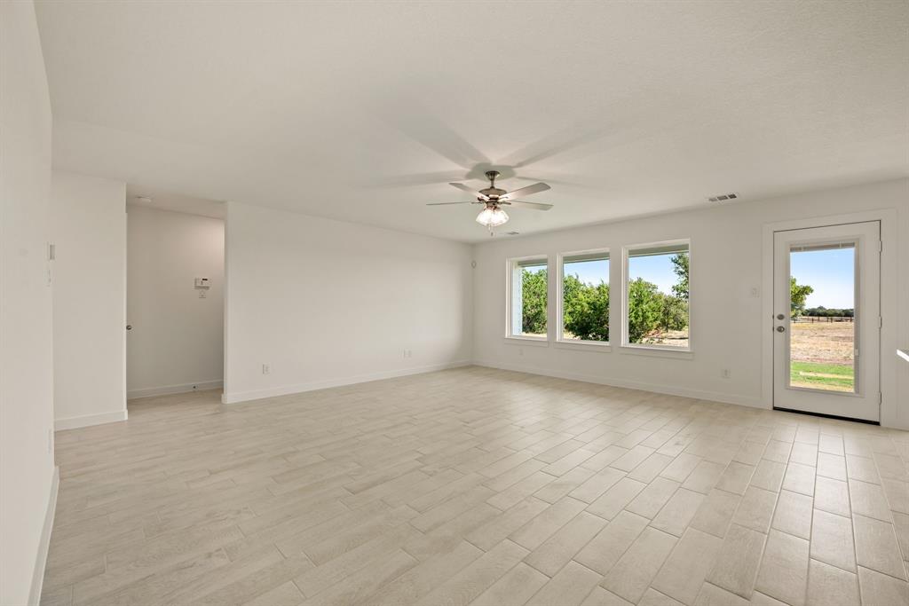 1020 Gatlin Circle Springtown, TX 76082 - Photo 9 of 30