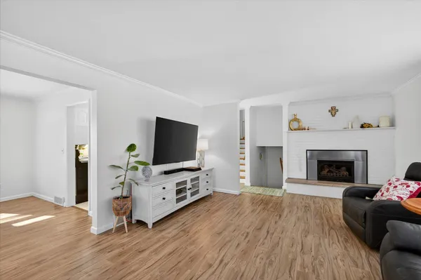 $385,000 | 218 Longview Avenue, Green Bay, WI 54301