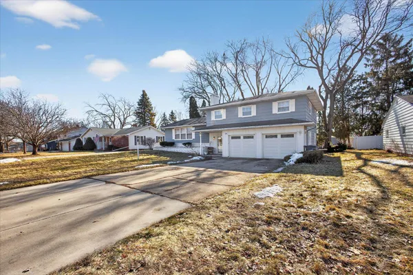 $385,000 | 218 Longview Avenue, Green Bay, WI 54301