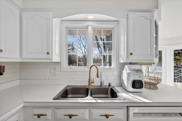 $385,000 | 218 Longview Avenue, Green Bay, WI 54301