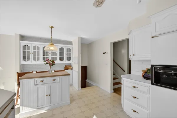 $385,000 | 218 Longview Avenue, Green Bay, WI 54301