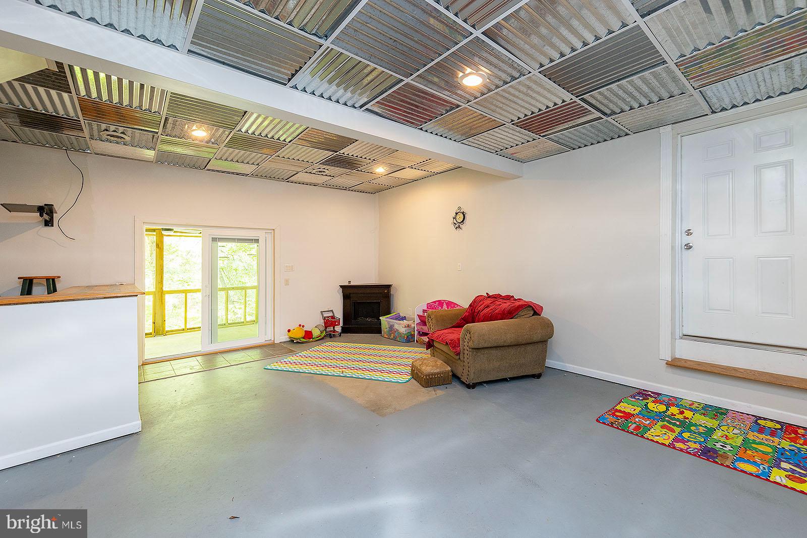 210 Greenbriar Circle Cross Junction, VA 22625 - Photo 36 of 45 Has access to screened-in porch